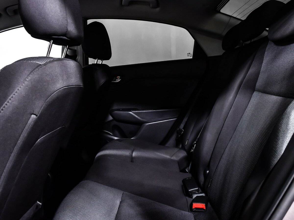 Купить Hyundai Solaris с пробегом. Фото: #11