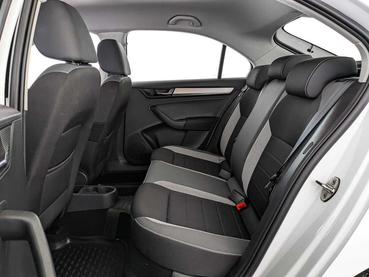 Купить Skoda Rapid с пробегом. Фото: #13