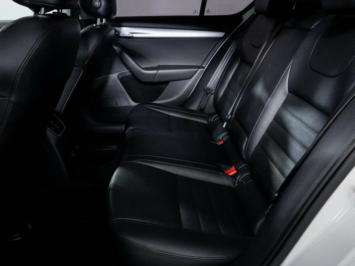 Купить Skoda Octavia с пробегом. Фото: #9