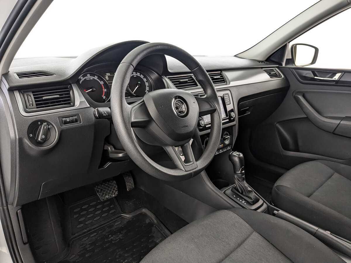 Купить Skoda Rapid с пробегом. Фото: #10