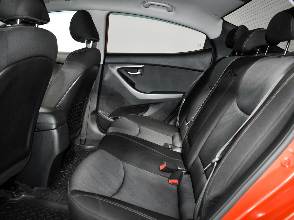 Купить Hyundai Elantra с пробегом. Фото: #10