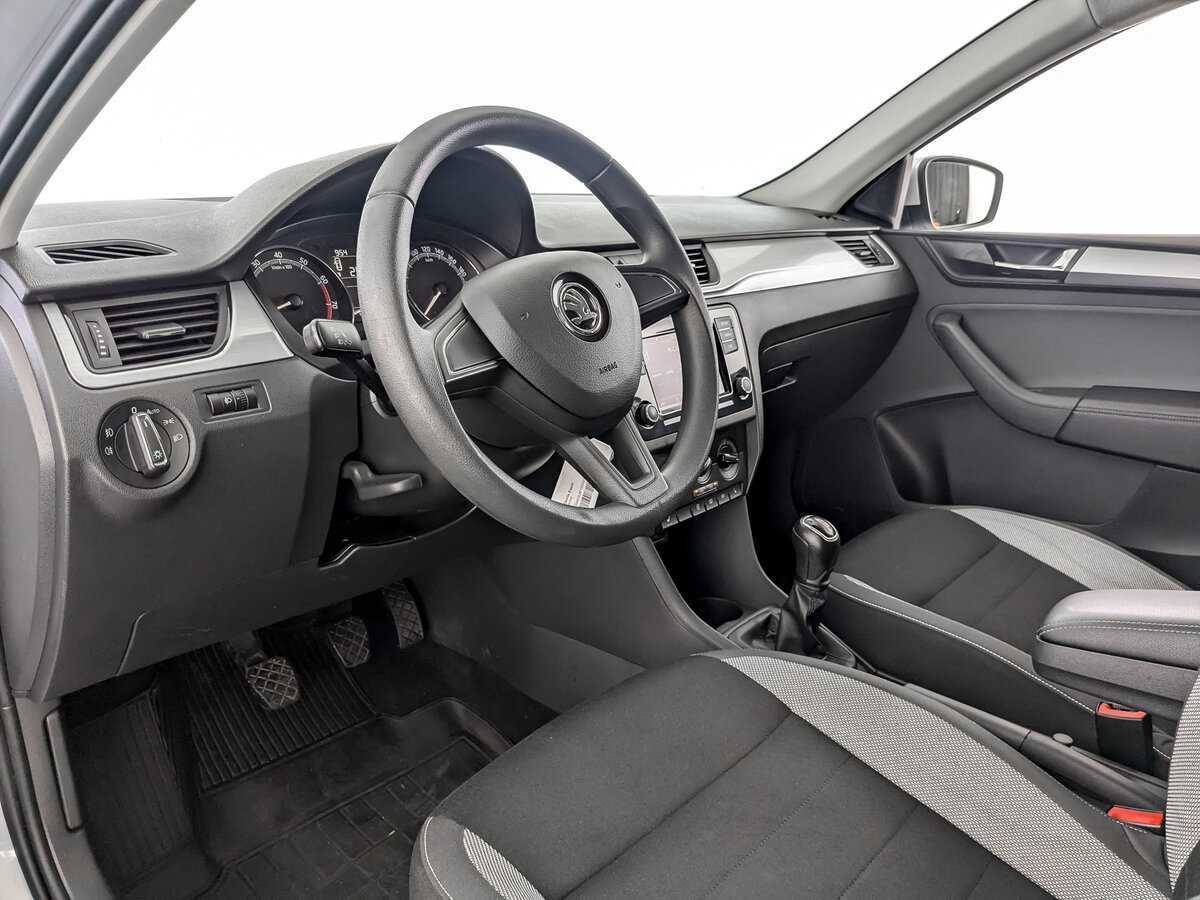 Купить Skoda Rapid с пробегом. Фото: #13