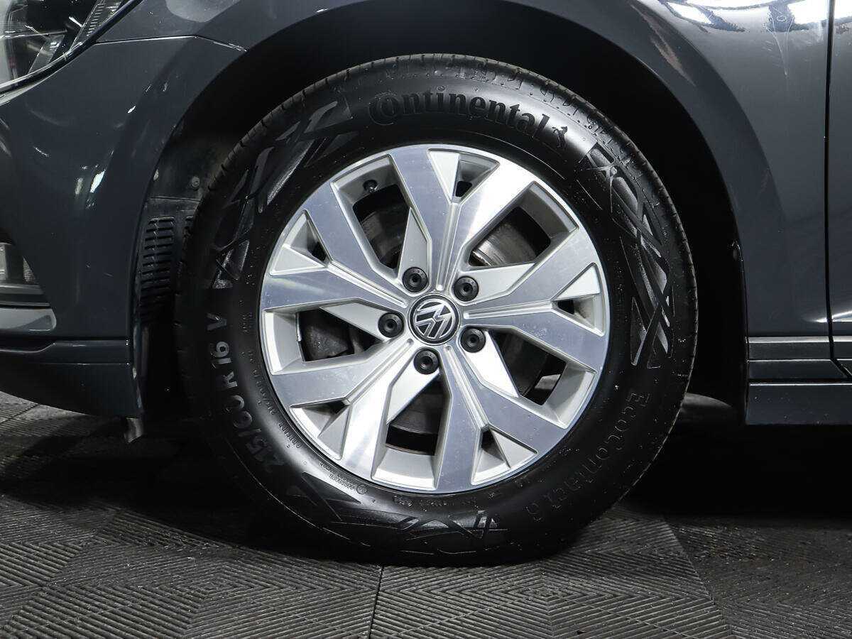 Купить Volkswagen Passat с пробегом. Фото: #19