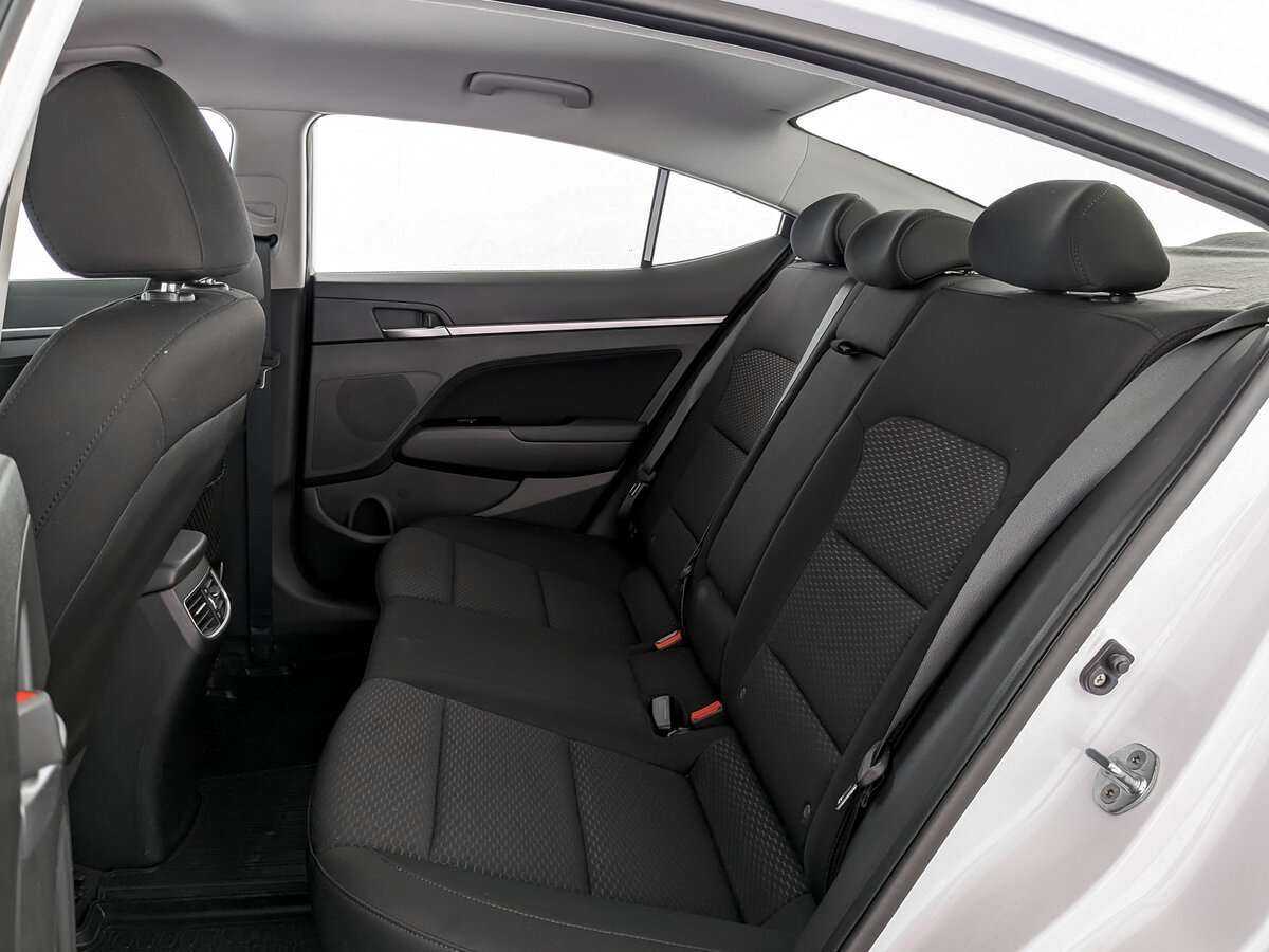 Купить Hyundai Elantra с пробегом. Фото: #9