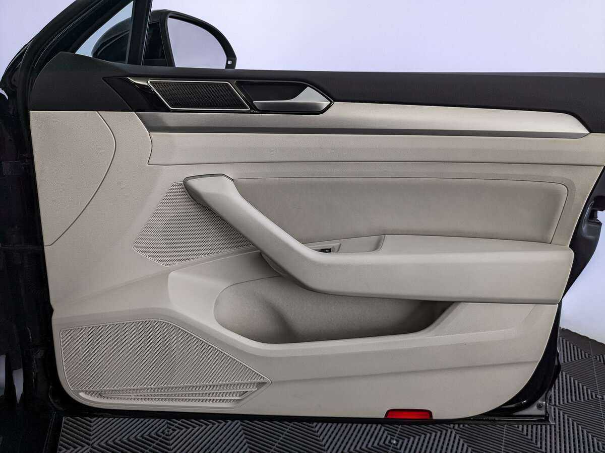 Купить Volkswagen Passat с пробегом. Фото: #20