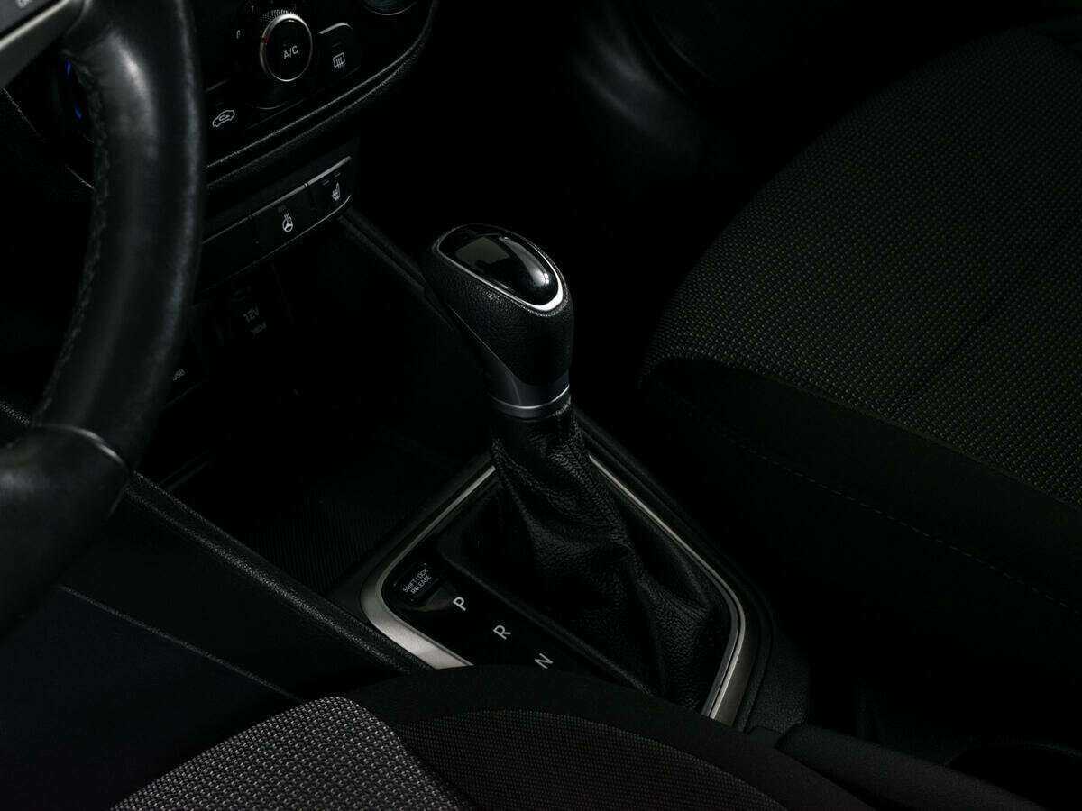 Купить Hyundai Solaris с пробегом. Фото: #11