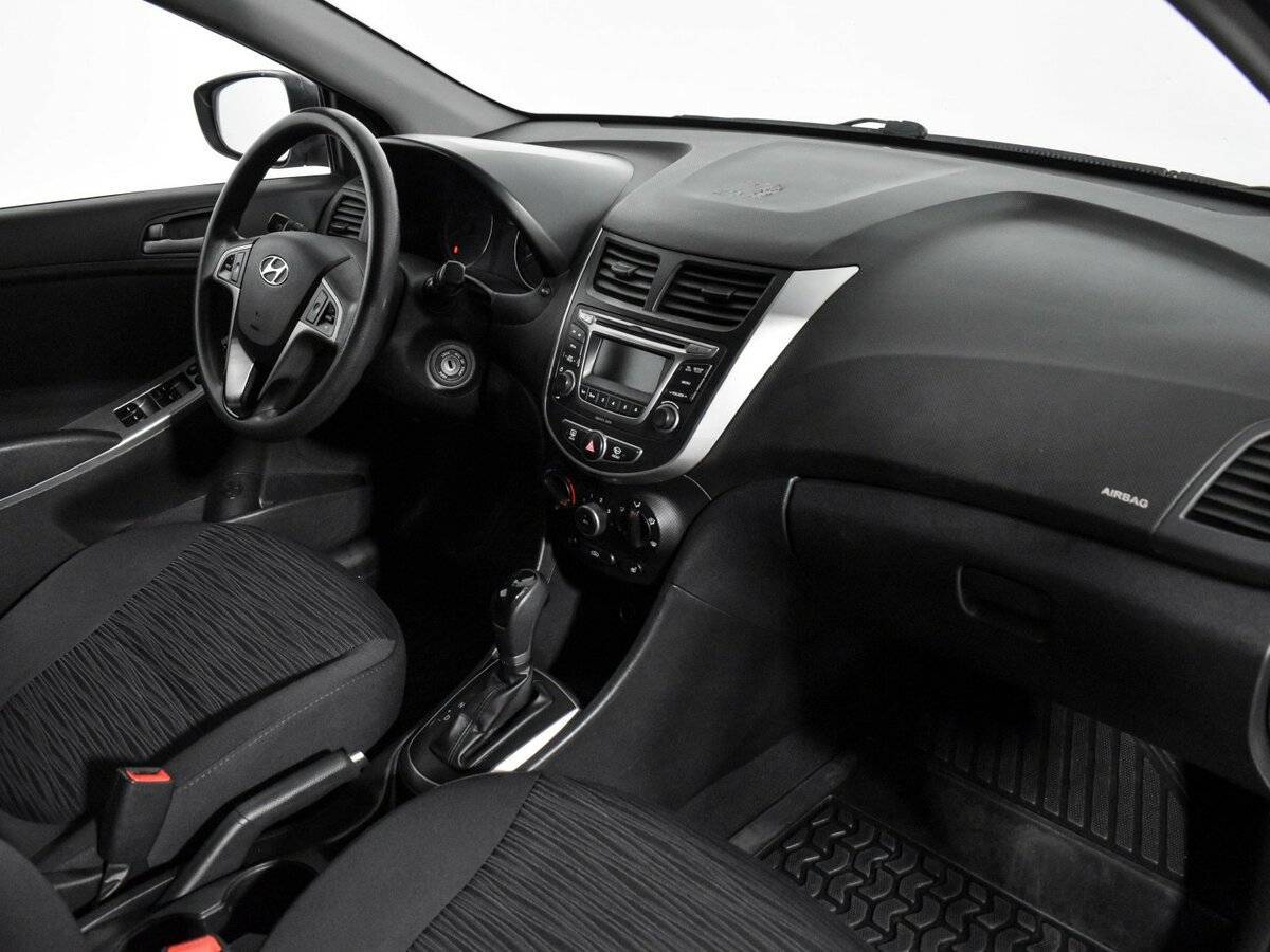 Купить Hyundai Solaris с пробегом. Фото: #11