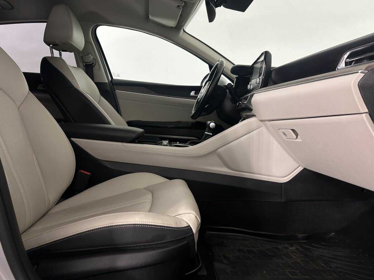 Купить Kia K5 с пробегом. Фото: #11