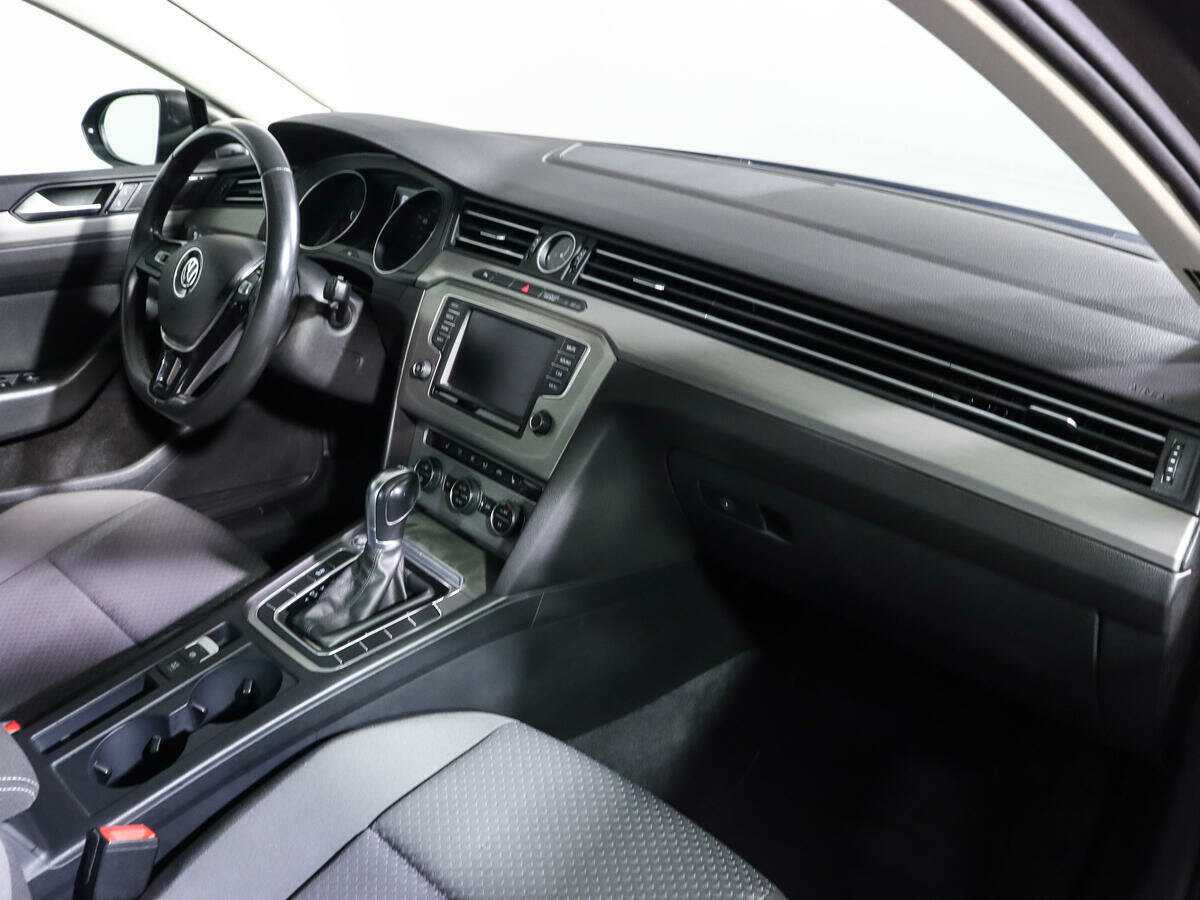 Купить Volkswagen Passat с пробегом. Фото: #6