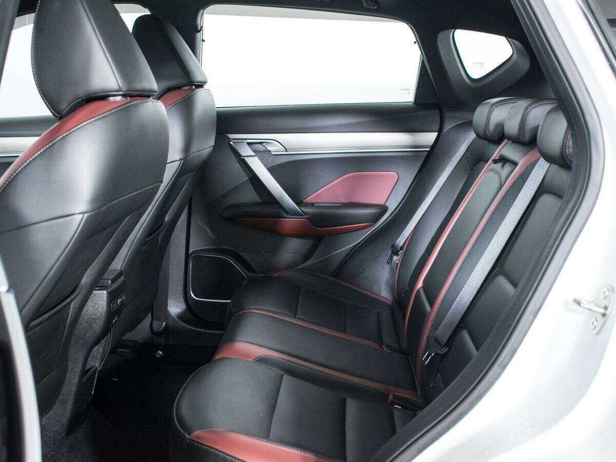 Купить Geely Coolray с пробегом. Фото: #8