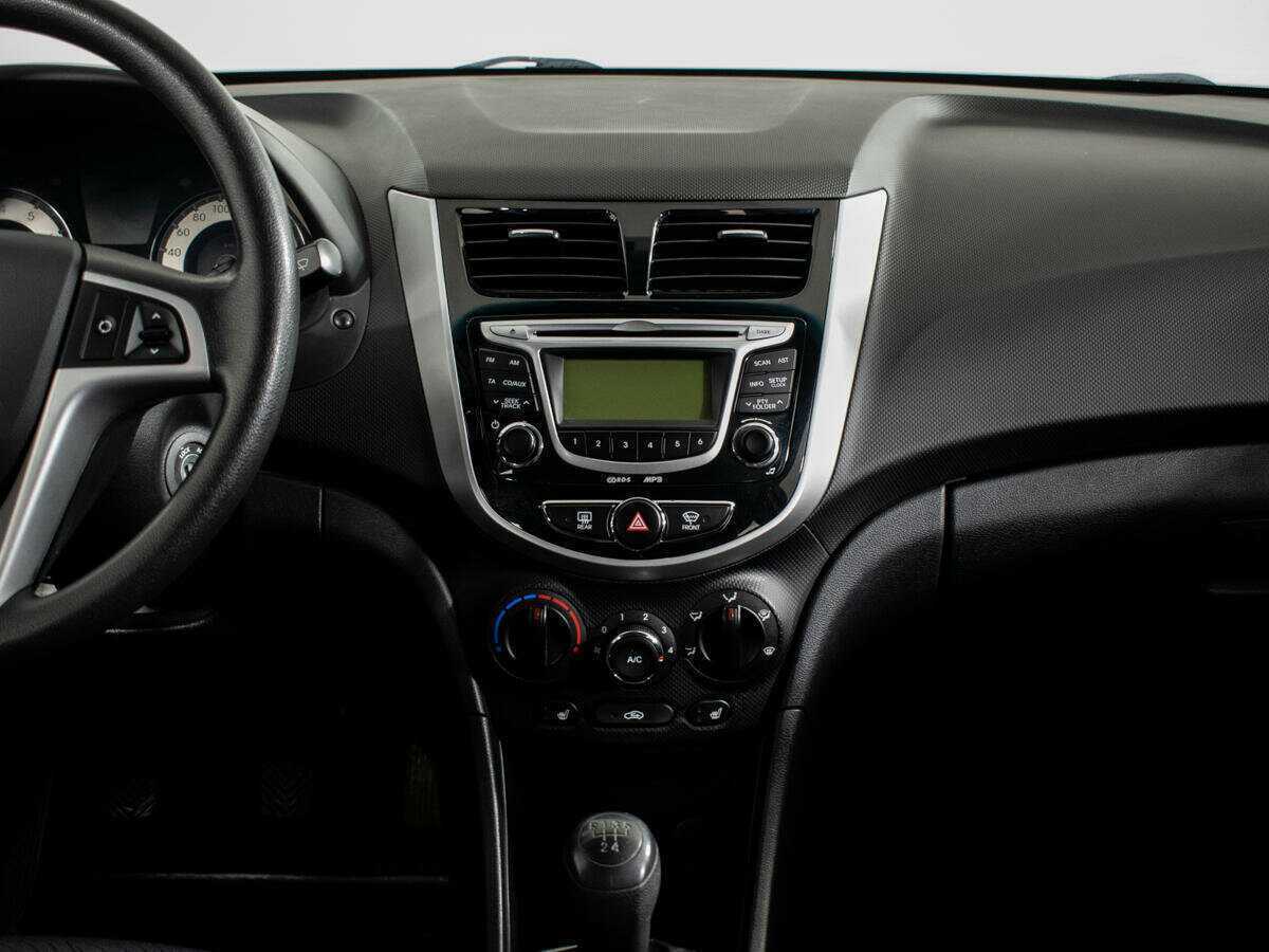 Купить Hyundai Solaris с пробегом. Фото: #10