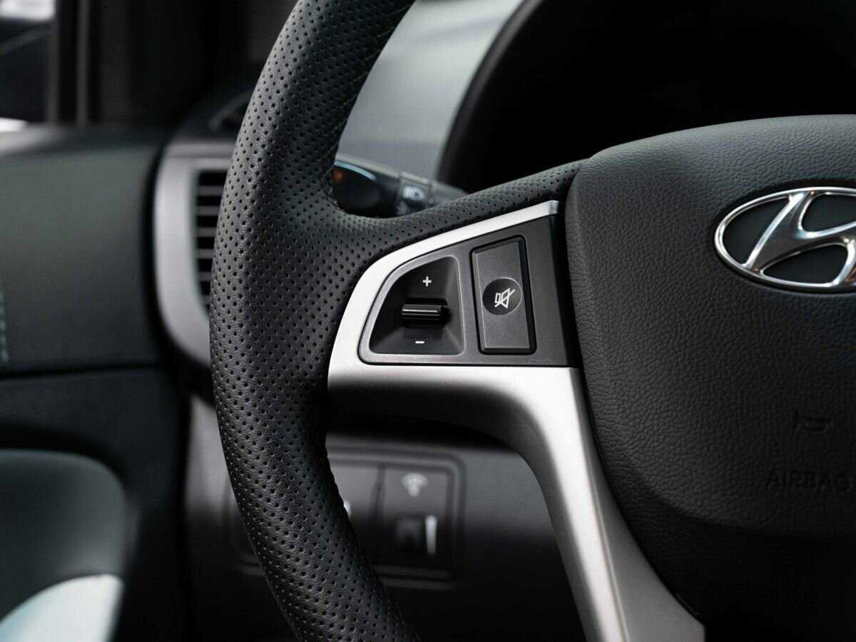 Купить Hyundai Solaris с пробегом. Фото: #14