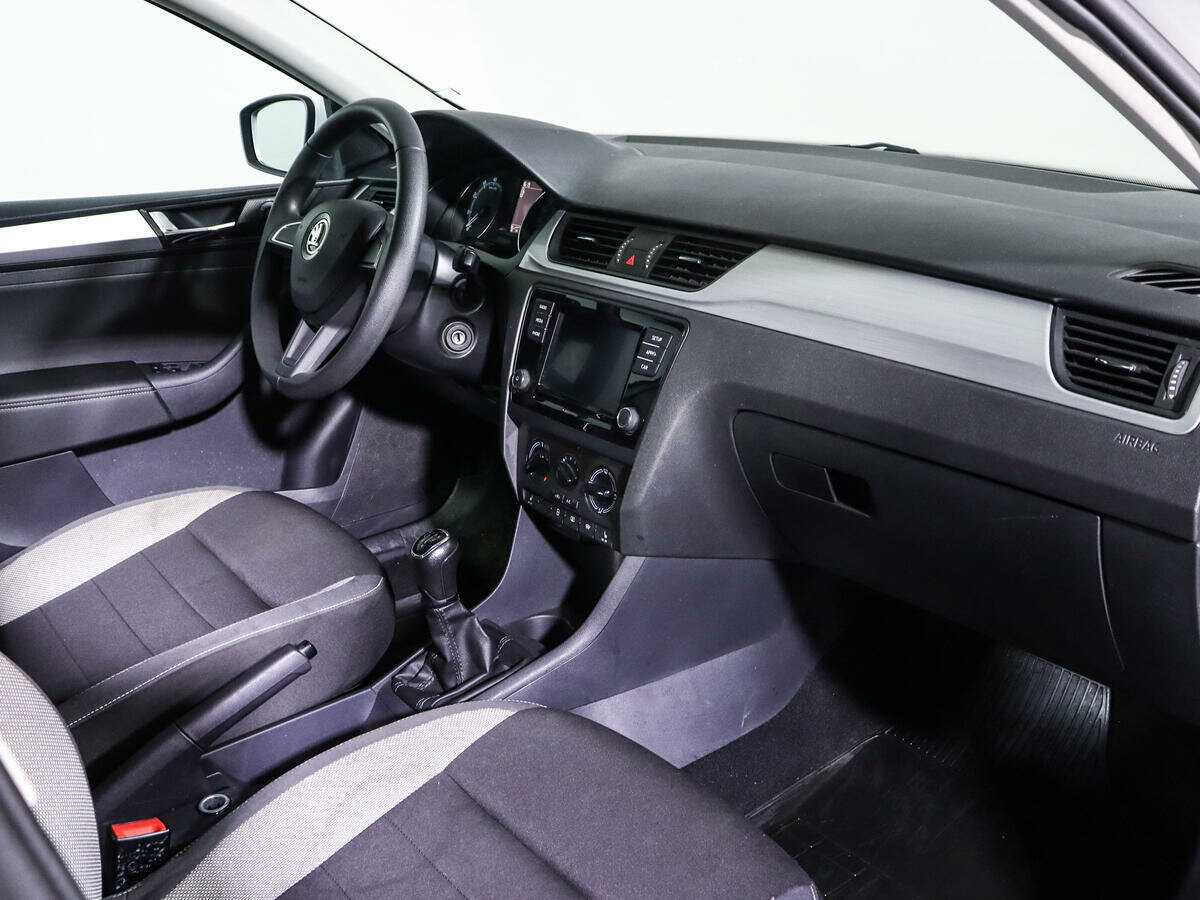 Купить Skoda Rapid с пробегом. Фото: #6
