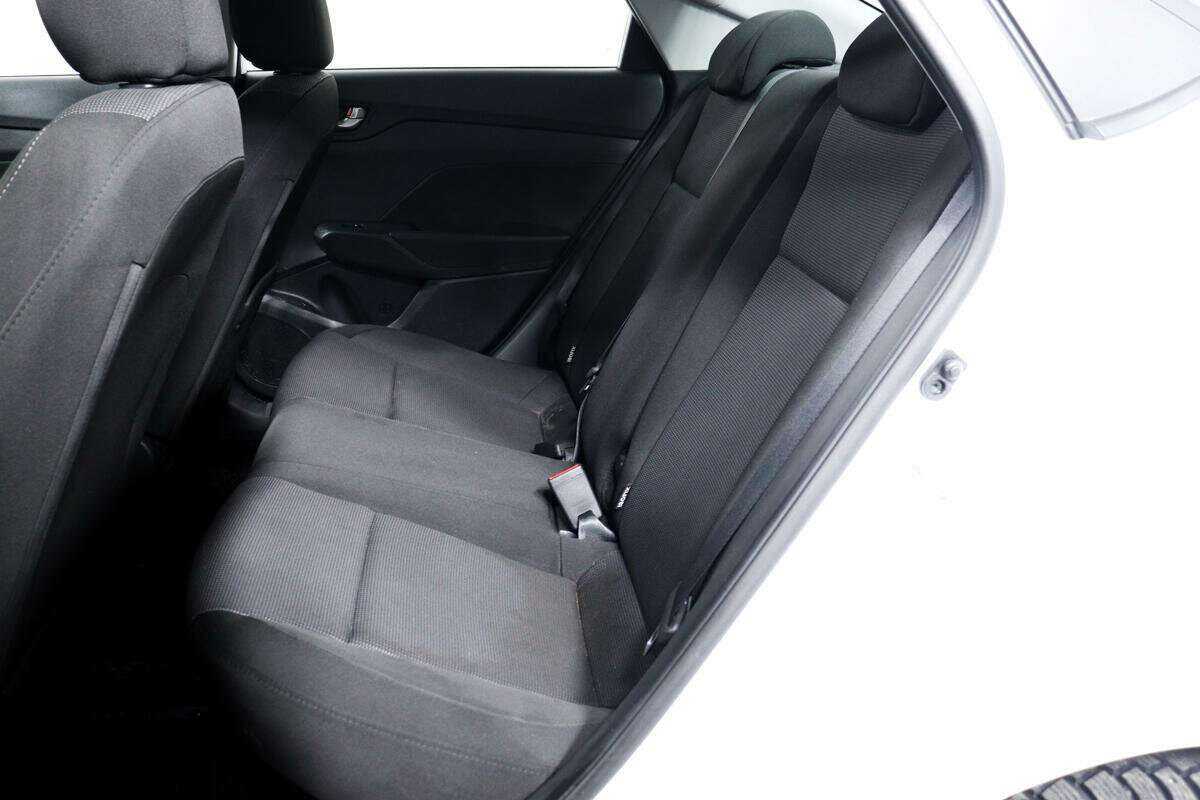 Купить Hyundai Solaris с пробегом. Фото: #11