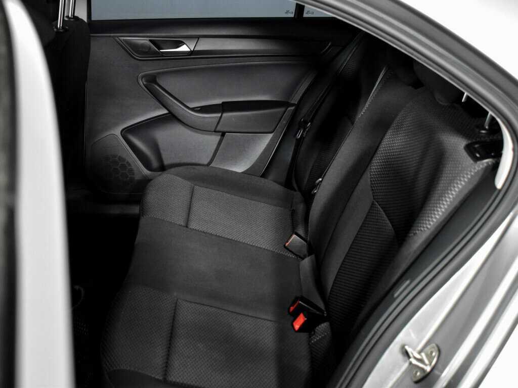 Купить Volkswagen Polo с пробегом. Фото: #11