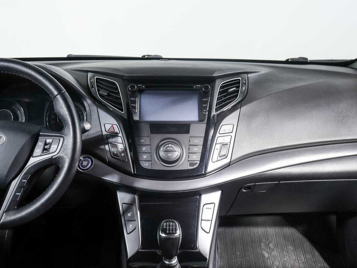 Купить Hyundai i40 с пробегом. Фото: #12