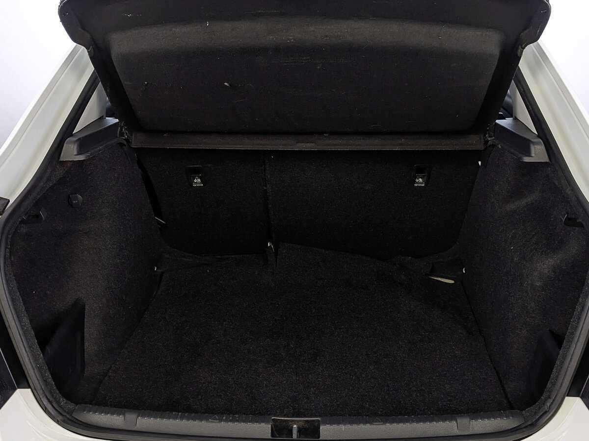 Купить Skoda Rapid с пробегом. Фото: #9