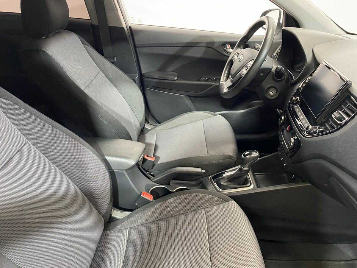 Купить Hyundai Solaris с пробегом. Фото: #9