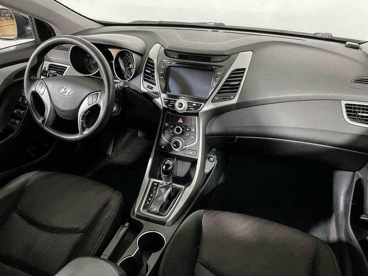 Купить Hyundai Elantra с пробегом. Фото: #8