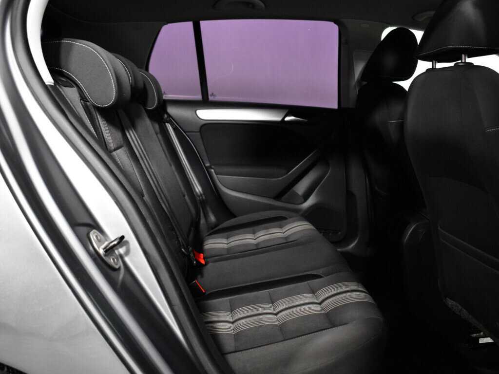 Купить Volkswagen Golf с пробегом. Фото: #9