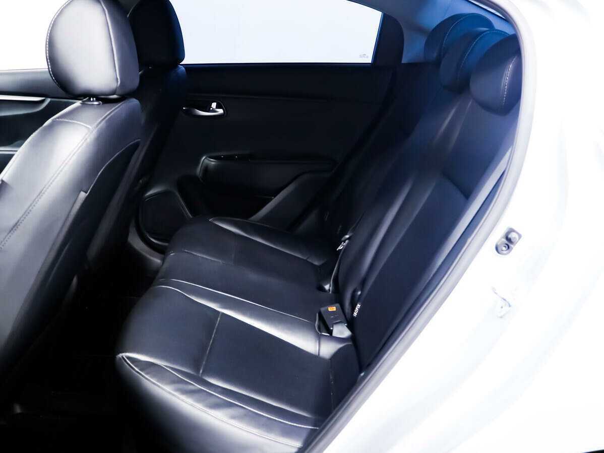 Купить Kia Rio с пробегом. Фото: #11