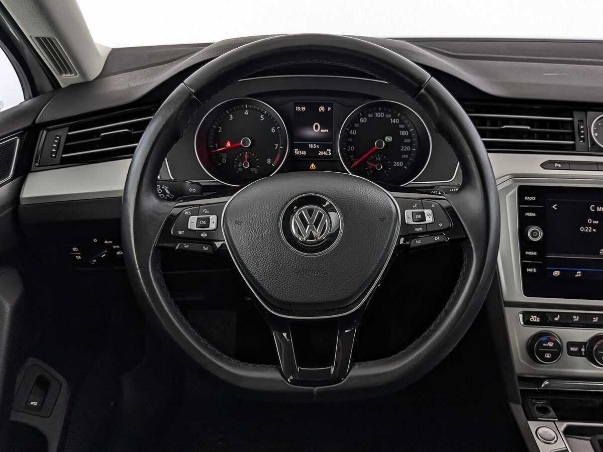 Купить Volkswagen Passat с пробегом. Фото: #21
