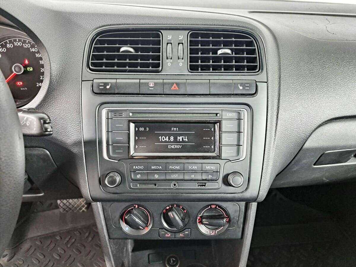 Купить Volkswagen Polo с пробегом. Фото: #12