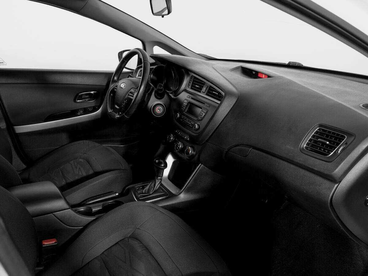 Купить Kia Ceed с пробегом. Фото: #8