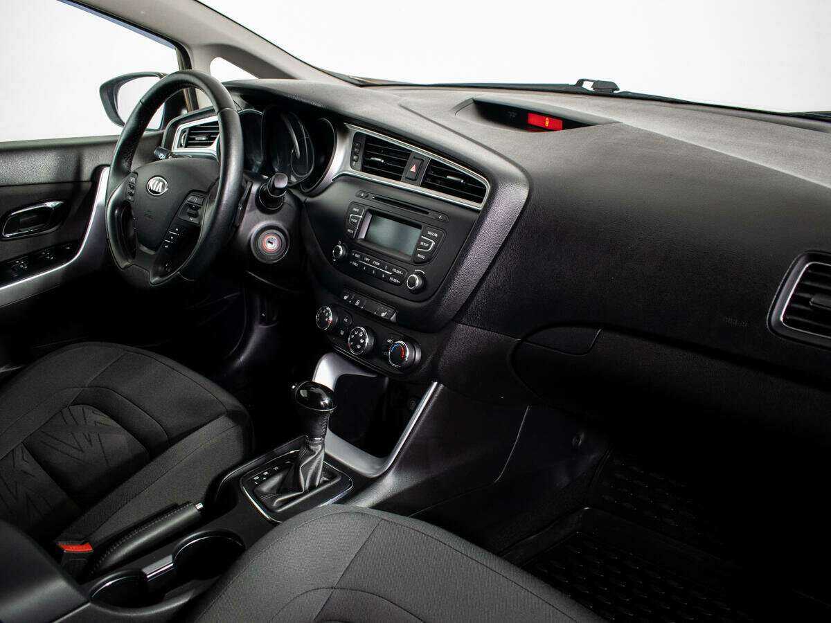 Купить Kia Ceed с пробегом. Фото: #8