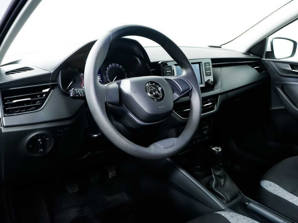 Купить Skoda Rapid с пробегом. Фото: #10