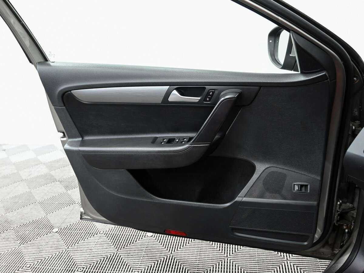 Купить Volkswagen Passat с пробегом. Фото: #7
