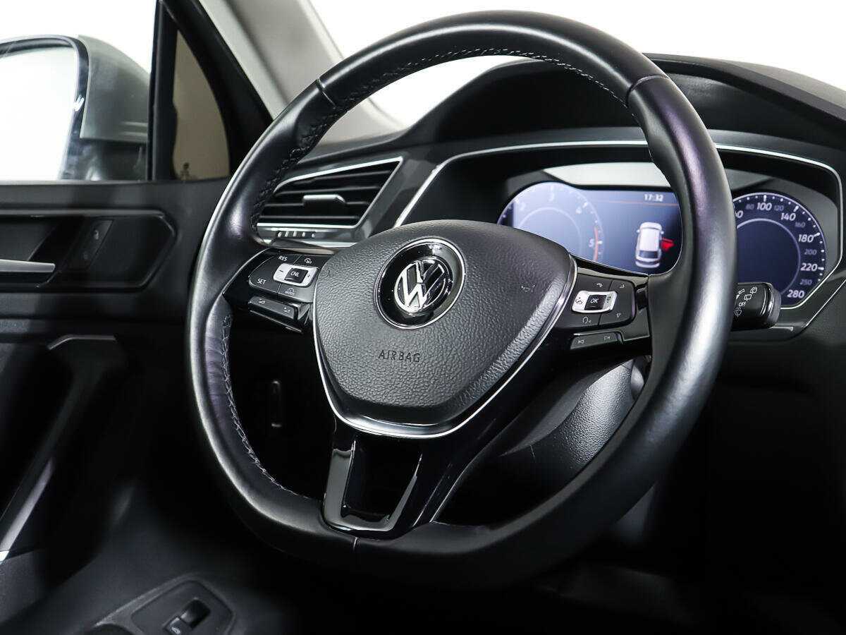 Купить Volkswagen Tiguan с пробегом. Фото: #14