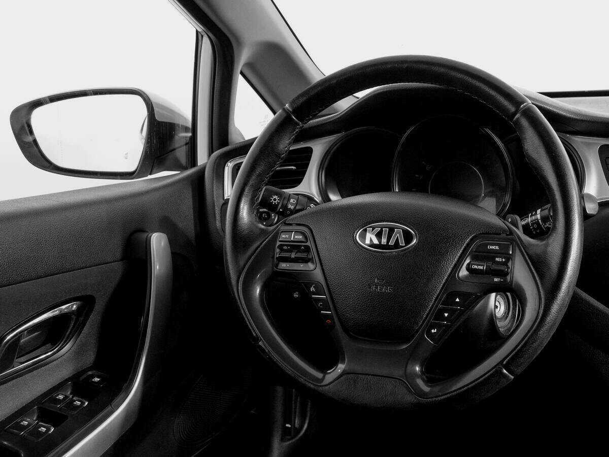 Купить Kia Ceed с пробегом. Фото: #13