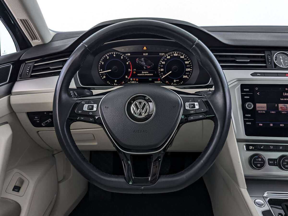 Купить Volkswagen Passat с пробегом. Фото: #17