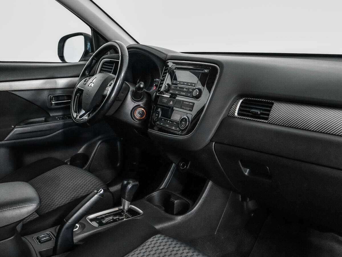 Купить Mitsubishi Outlander с пробегом. Фото: #10