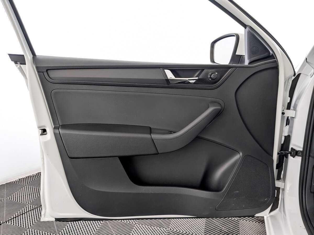 Купить Skoda Rapid с пробегом. Фото: #16