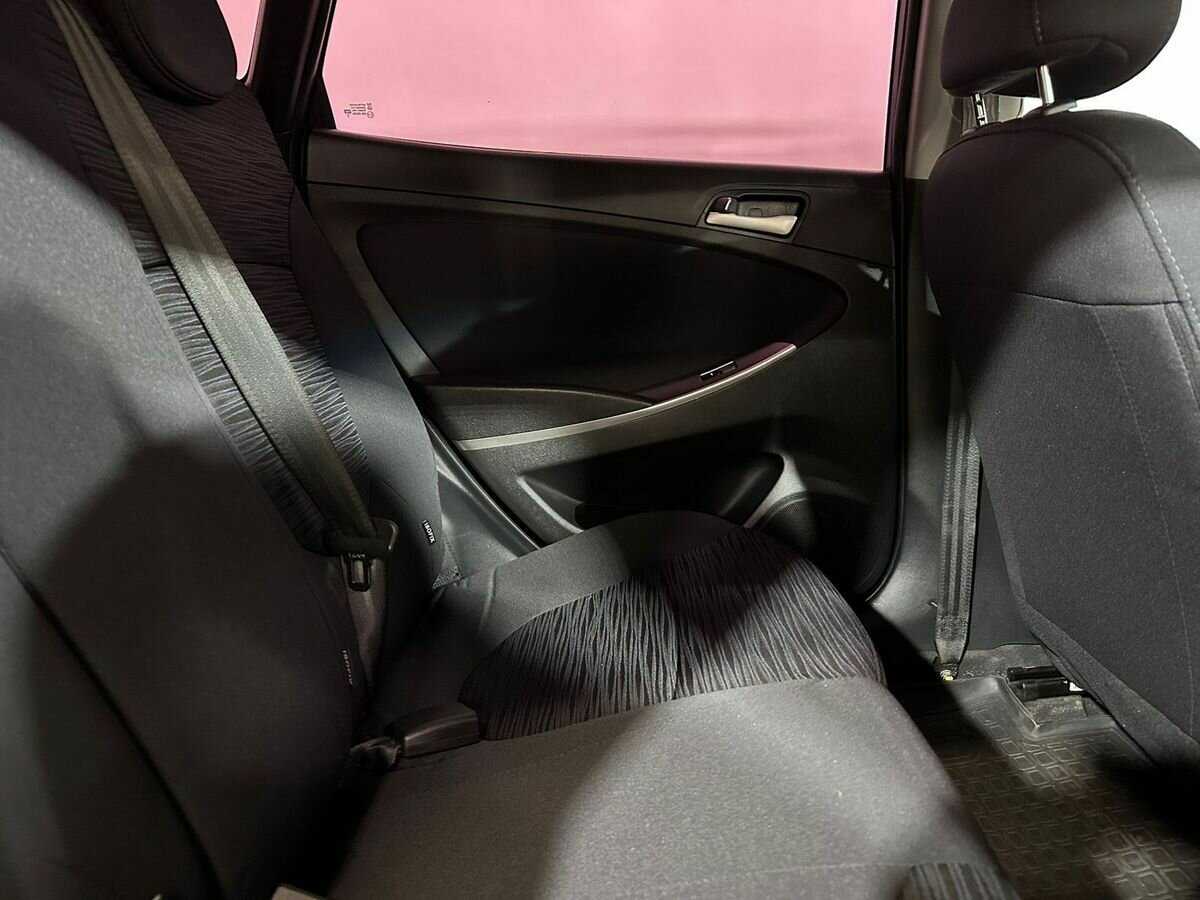 Купить Hyundai Solaris с пробегом. Фото: #10