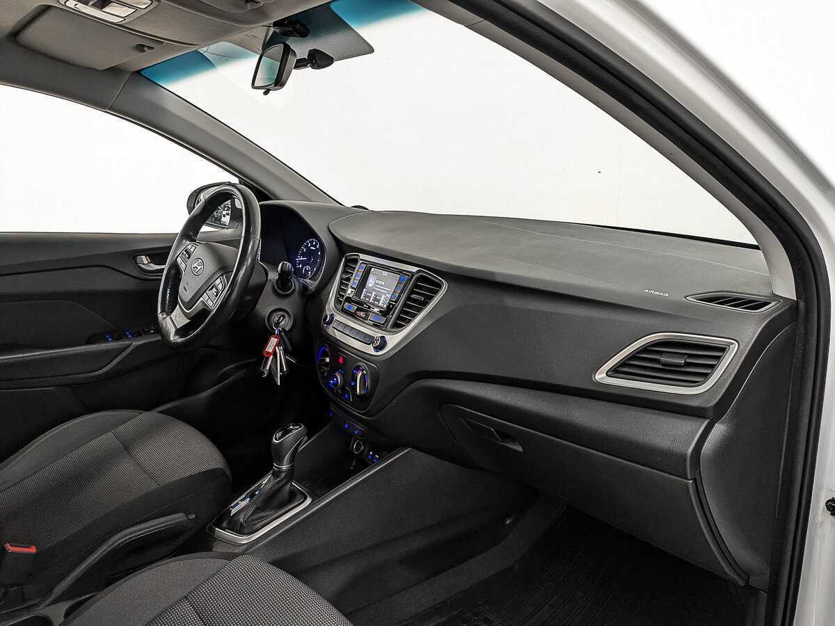 Купить Hyundai Solaris с пробегом. Фото: #12