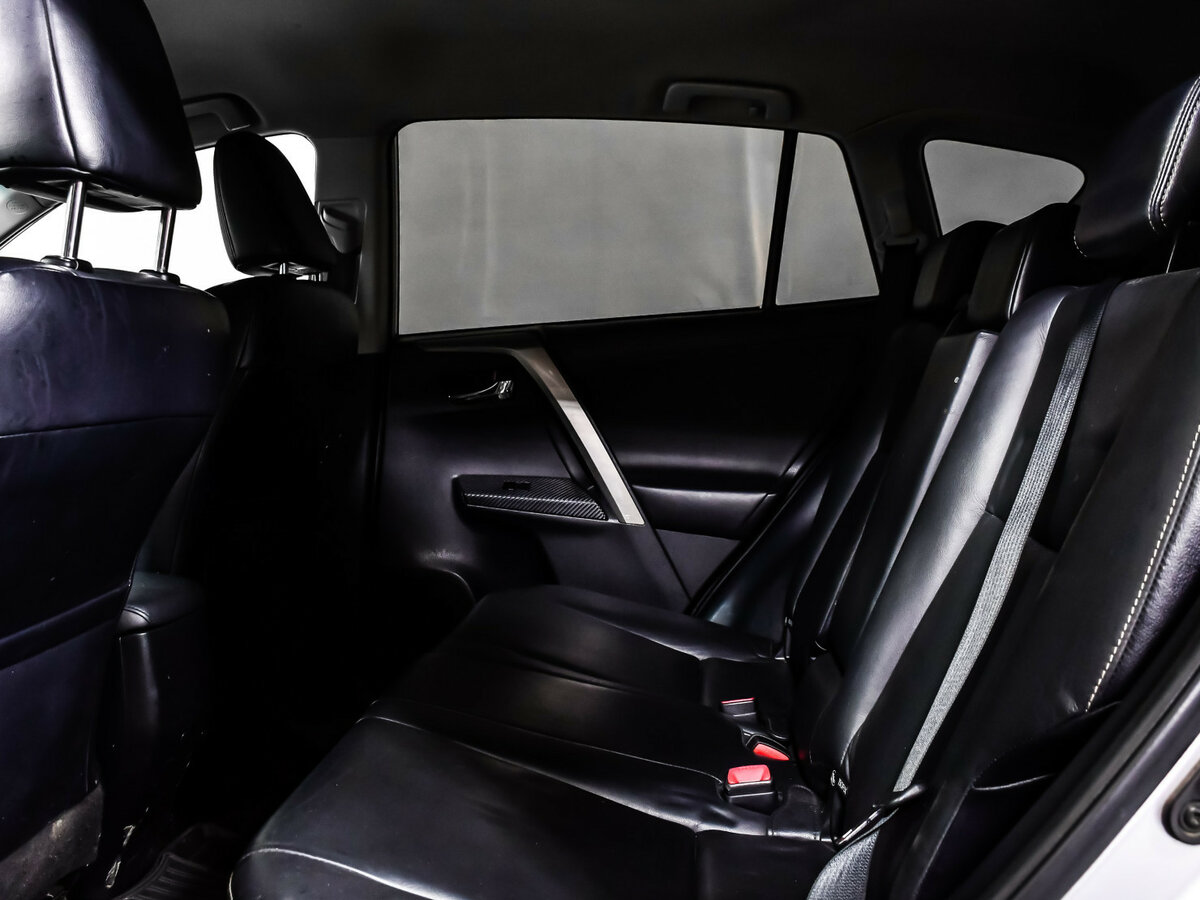 Купить Toyota RAV4 с пробегом. Фото: #9