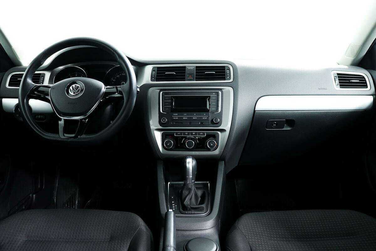 Купить Volkswagen Jetta с пробегом. Фото: #10