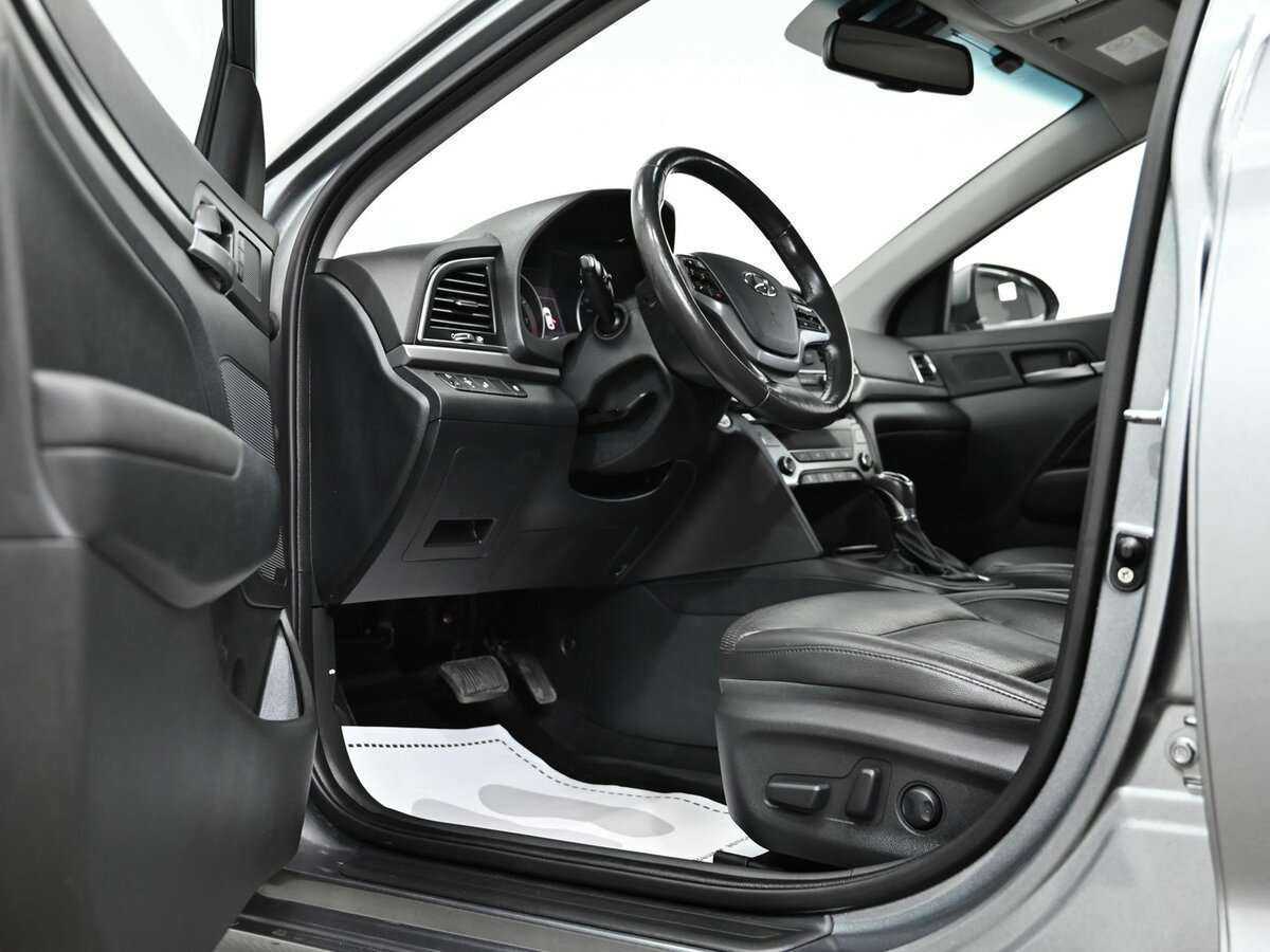 Купить Hyundai Elantra с пробегом. Фото: #4