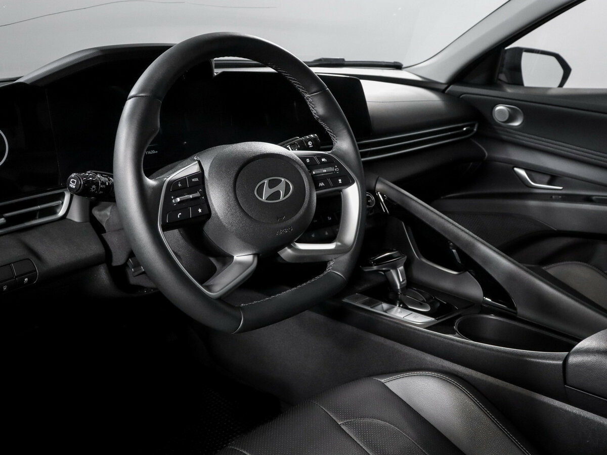 Купить Hyundai Elantra с пробегом. Фото: #12