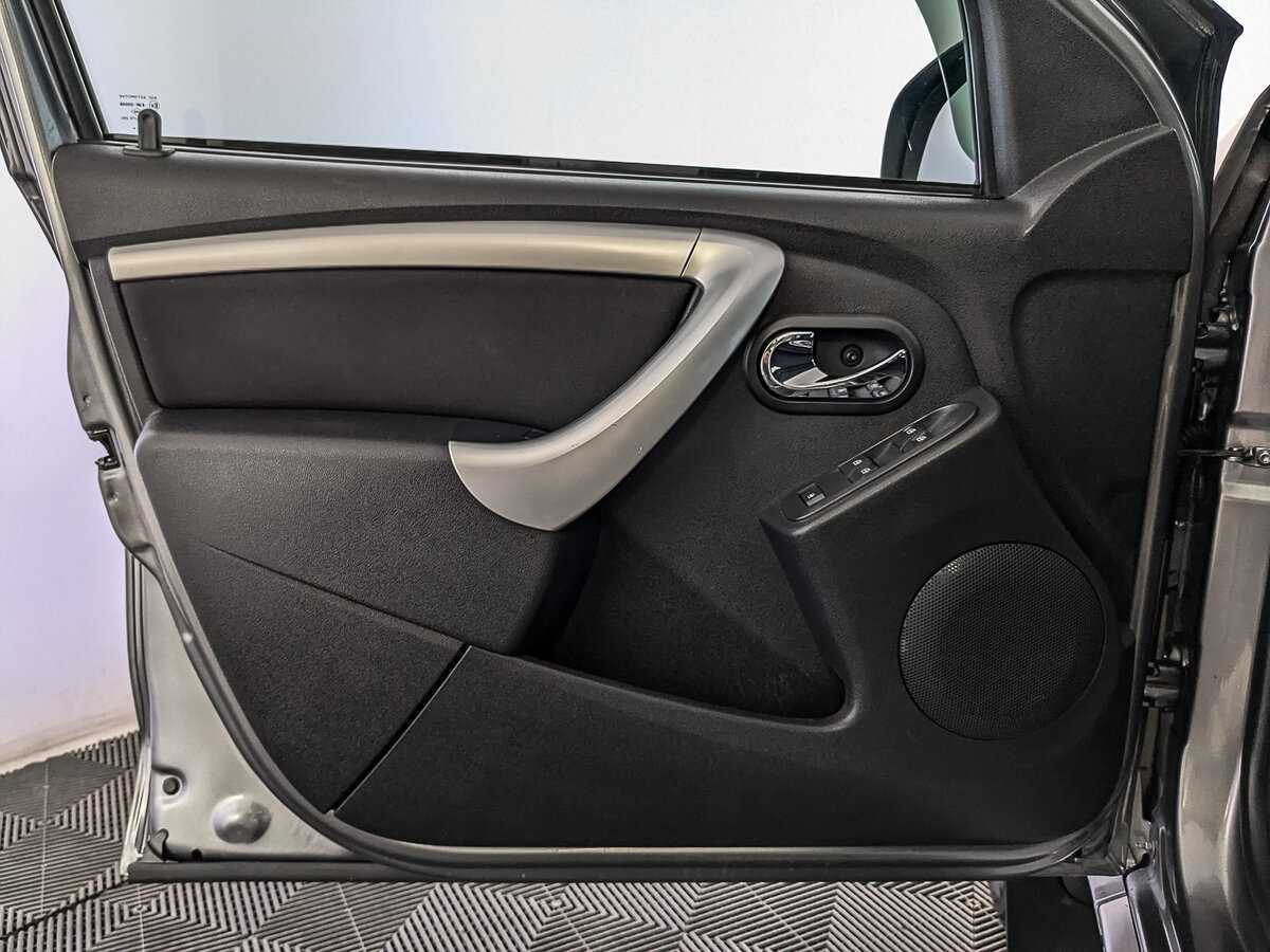 Купить Nissan Terrano с пробегом. Фото: #16