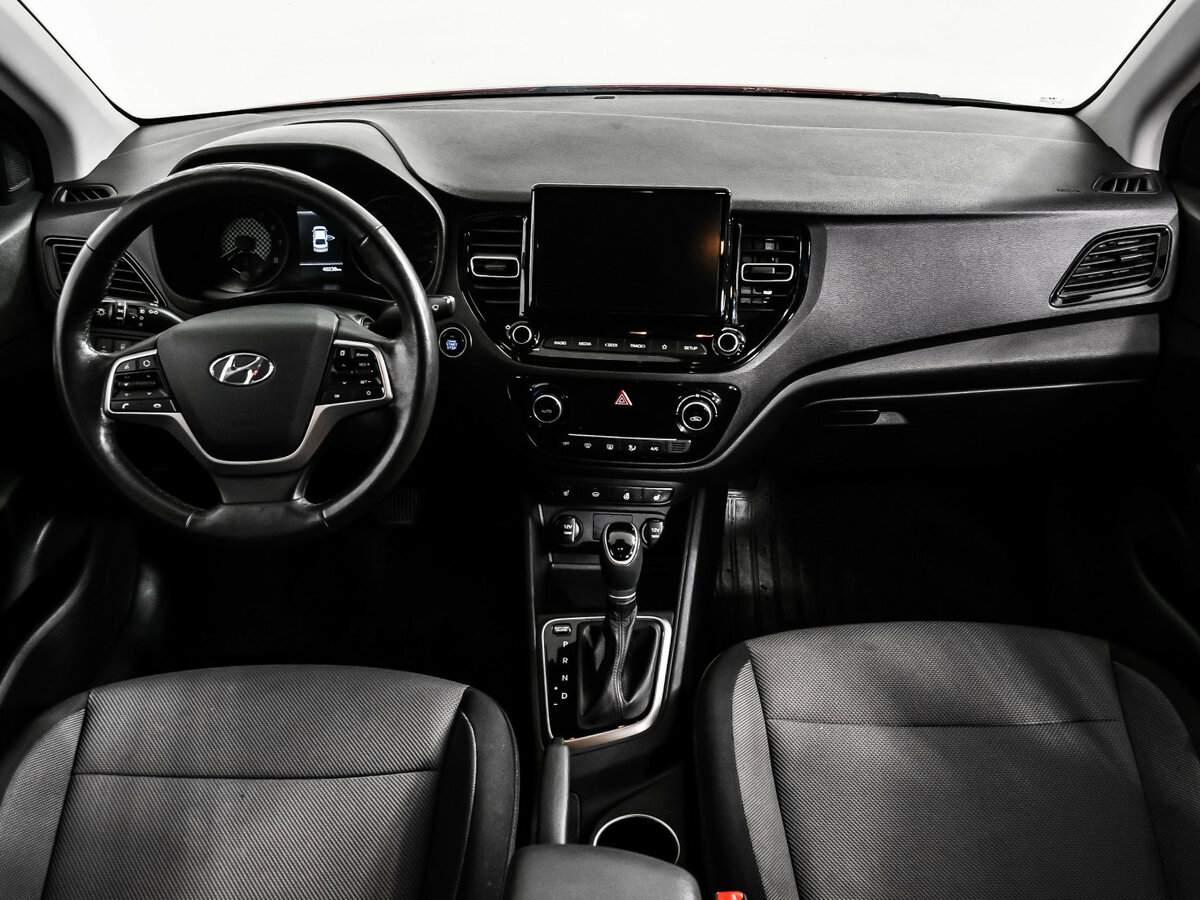 Купить Hyundai Solaris с пробегом. Фото: #10