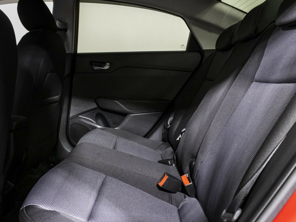 Купить Hyundai Solaris с пробегом. Фото: #9