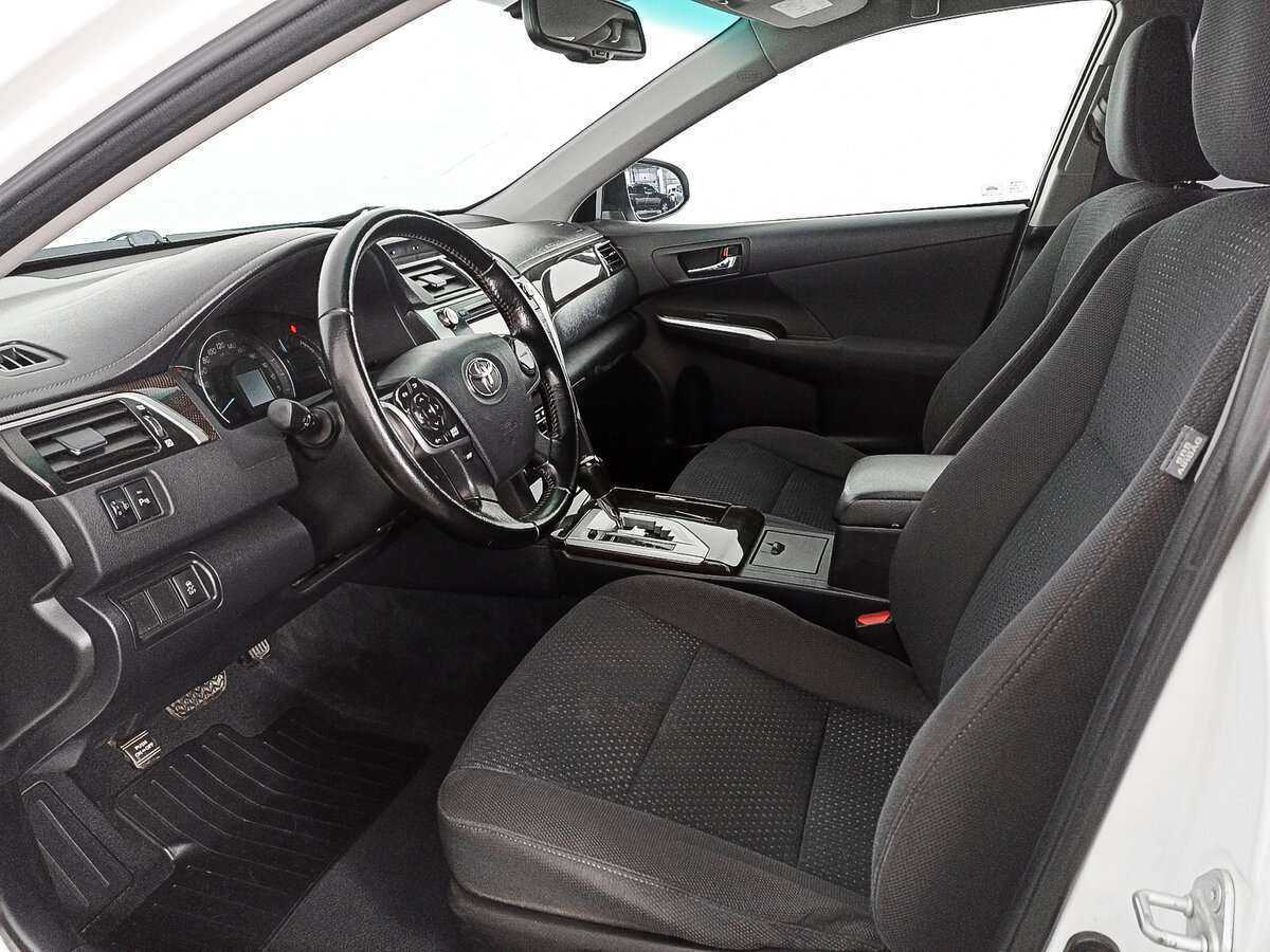 Купить Toyota Camry с пробегом. Фото: #13
