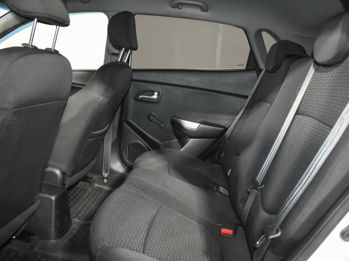 Купить Kia Rio с пробегом. Фото: #10