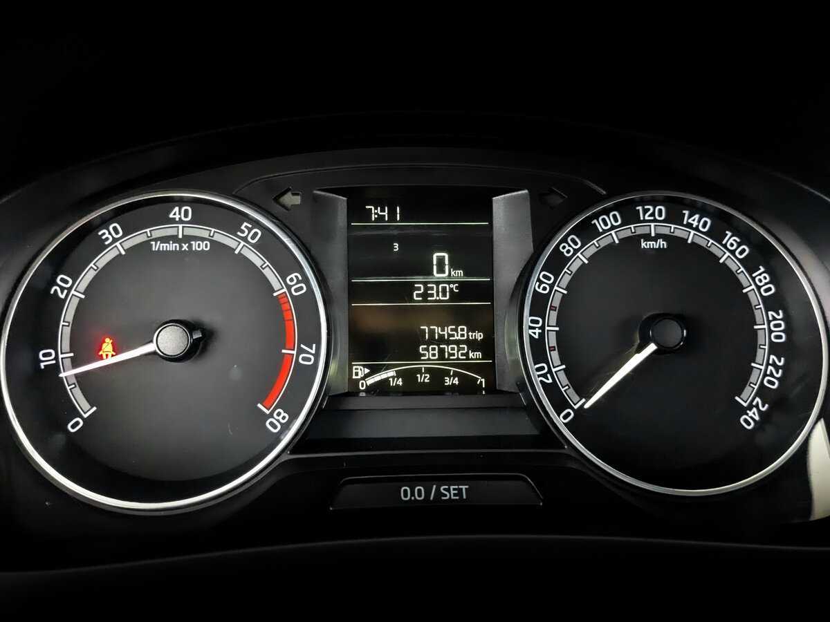 Купить Skoda Rapid с пробегом. Фото: #10