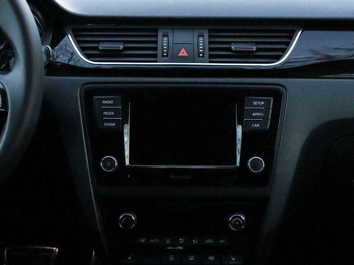 Купить Skoda Rapid с пробегом. Фото: #10