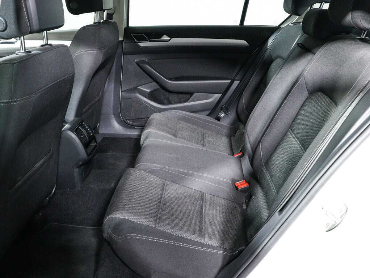 Купить Volkswagen Passat с пробегом. Фото: #7